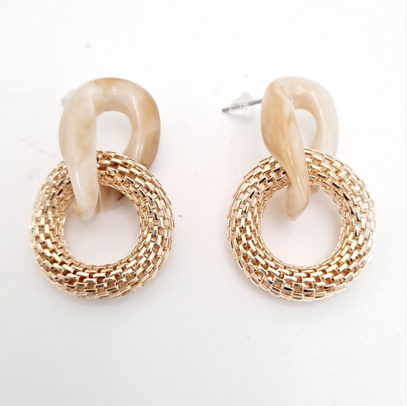 Women's Chunky drop resin gold mesh hoop earrings 2/$30 - Picture 5 of 7